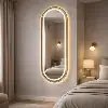 Miroir_LED_ovale_vertical_15050_cm_avec_cadre_en_aluminium_dor%C3%A9_thumb_9UJS3rz
