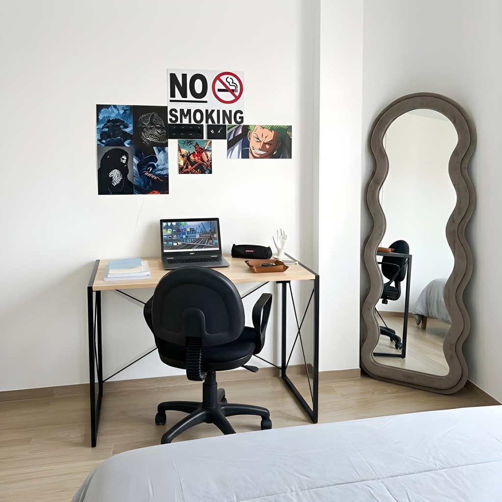 Bureau_moderne_pliable_en_bois_clair_feV7J6p