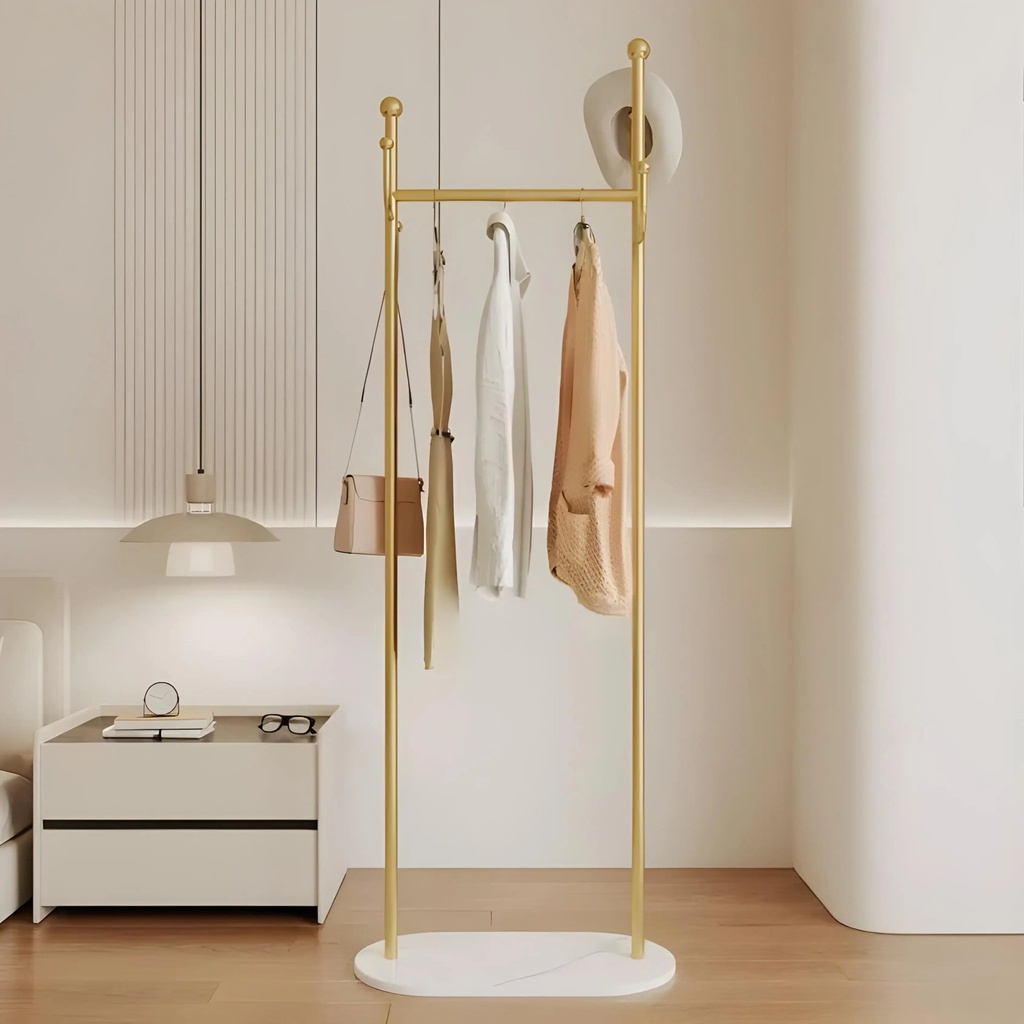 Porte Vetements Design Dore avec Base en Marbre  Modele Valencia